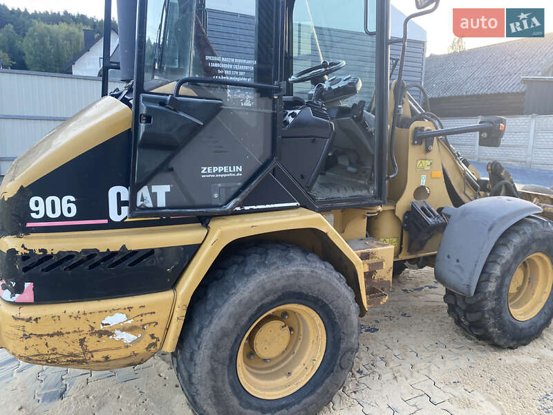 Caterpillar 906