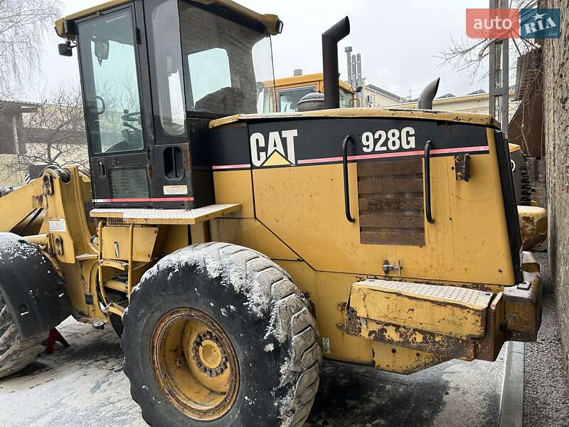 Фронтальні навантажувачі Caterpillar 928F