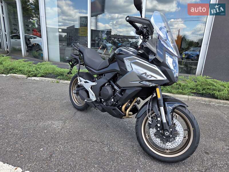CFMOTO 700MT