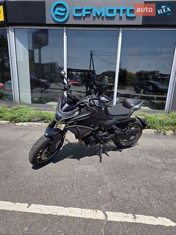 CFMOTO 800NK
