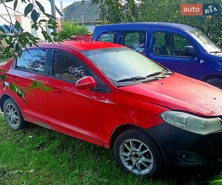 Лифтбек Chery A13