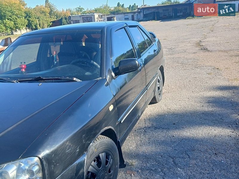 Лифтбек Chery A15