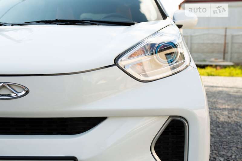 Хетчбек Chery eQ1