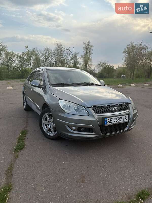 Седан Chery M11