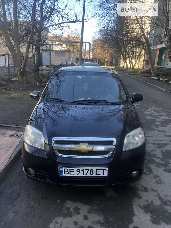 Мінівен Chevrolet Aveo