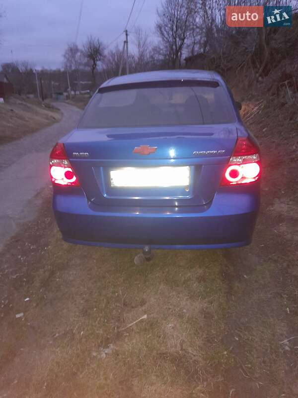 Позашляховик / Кросовер Chevrolet Aveo