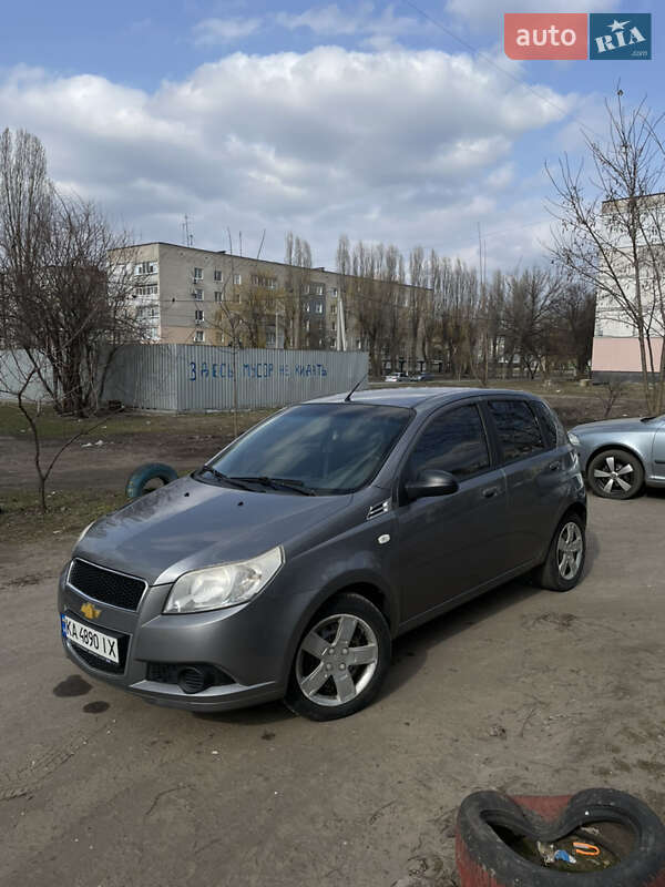 Хетчбек Chevrolet Aveo