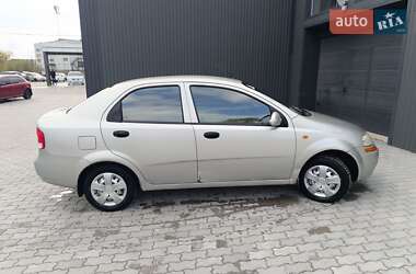 Chevrolet Aveo  2004
