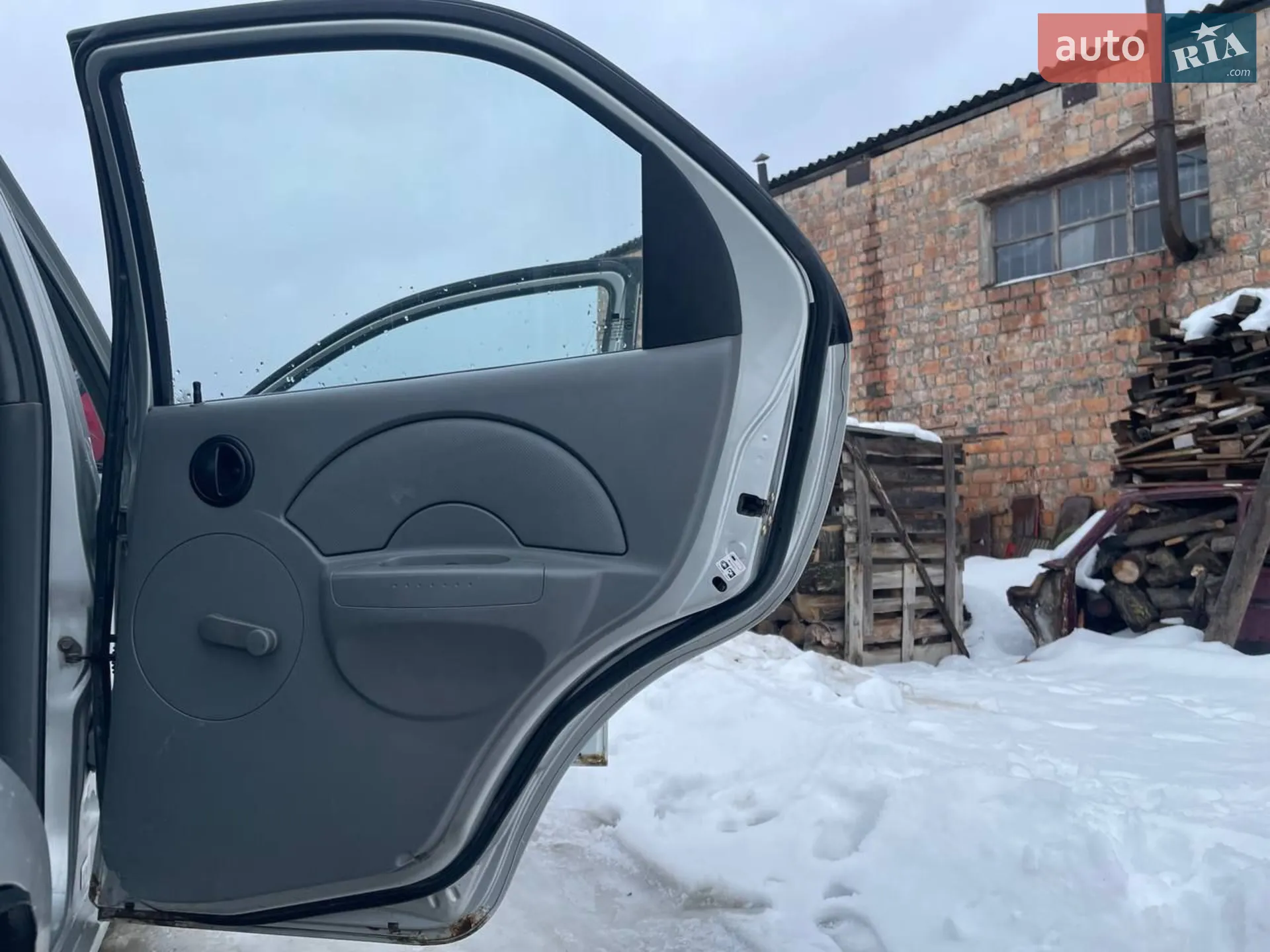 Chevrolet CHEVROLET AVEO 2005 VIN Y6DSF69YE5B380664 фото оголошення 9 з 19