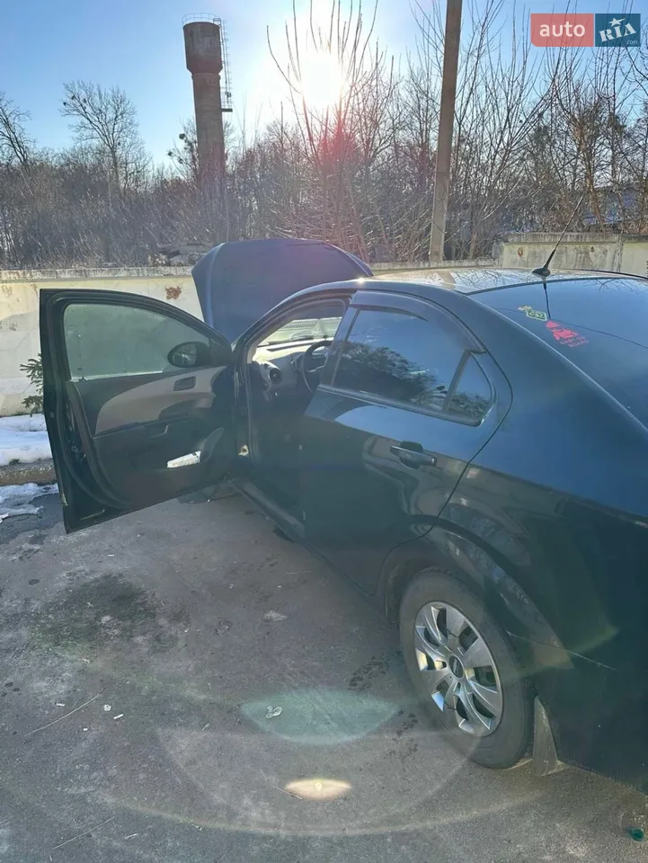 2013 Chevrolet Aveo - мініатюра 2