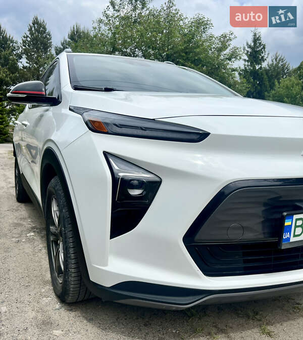 Позашляховик / Кросовер Chevrolet Bolt EUV