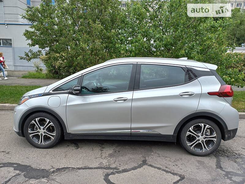 Седан Chevrolet Bolt EV