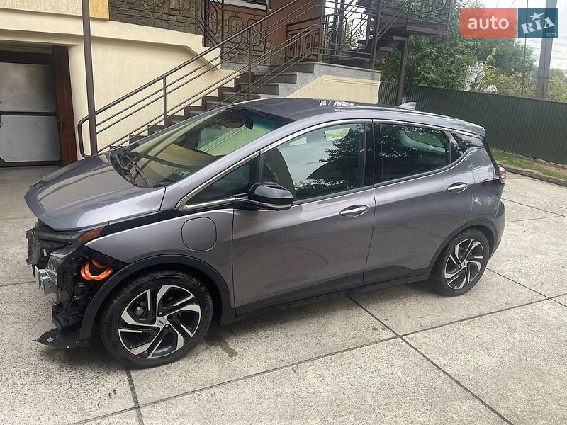 Хэтчбек Chevrolet Bolt EV 2023 в Каменке-Бугской