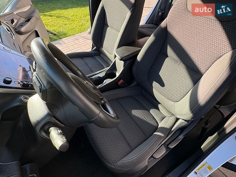 Хэтчбек Chevrolet Bolt EV 2023 в Львове фото 4 Хэтчбек Chevrolet Bolt EV 2023 в Львове