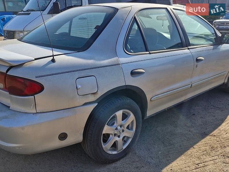 Седан Chevrolet Cavalier 2002 в Ровно