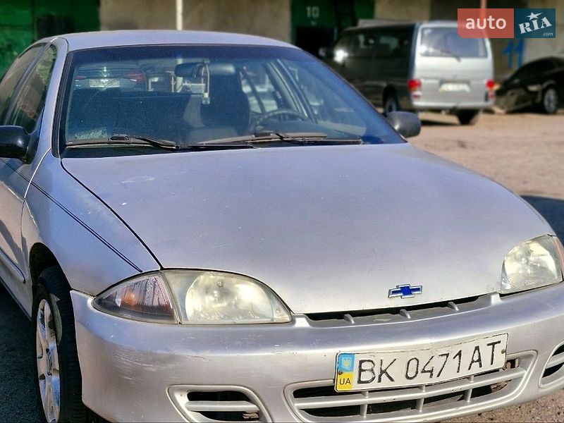 Седан Chevrolet Cavalier 2002 в Ровно