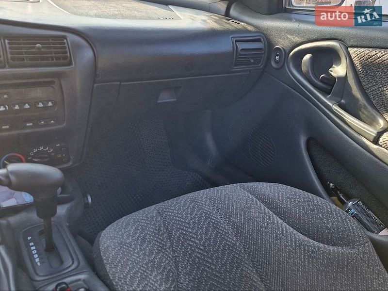 Седан Chevrolet Cavalier 2002 в Ровно