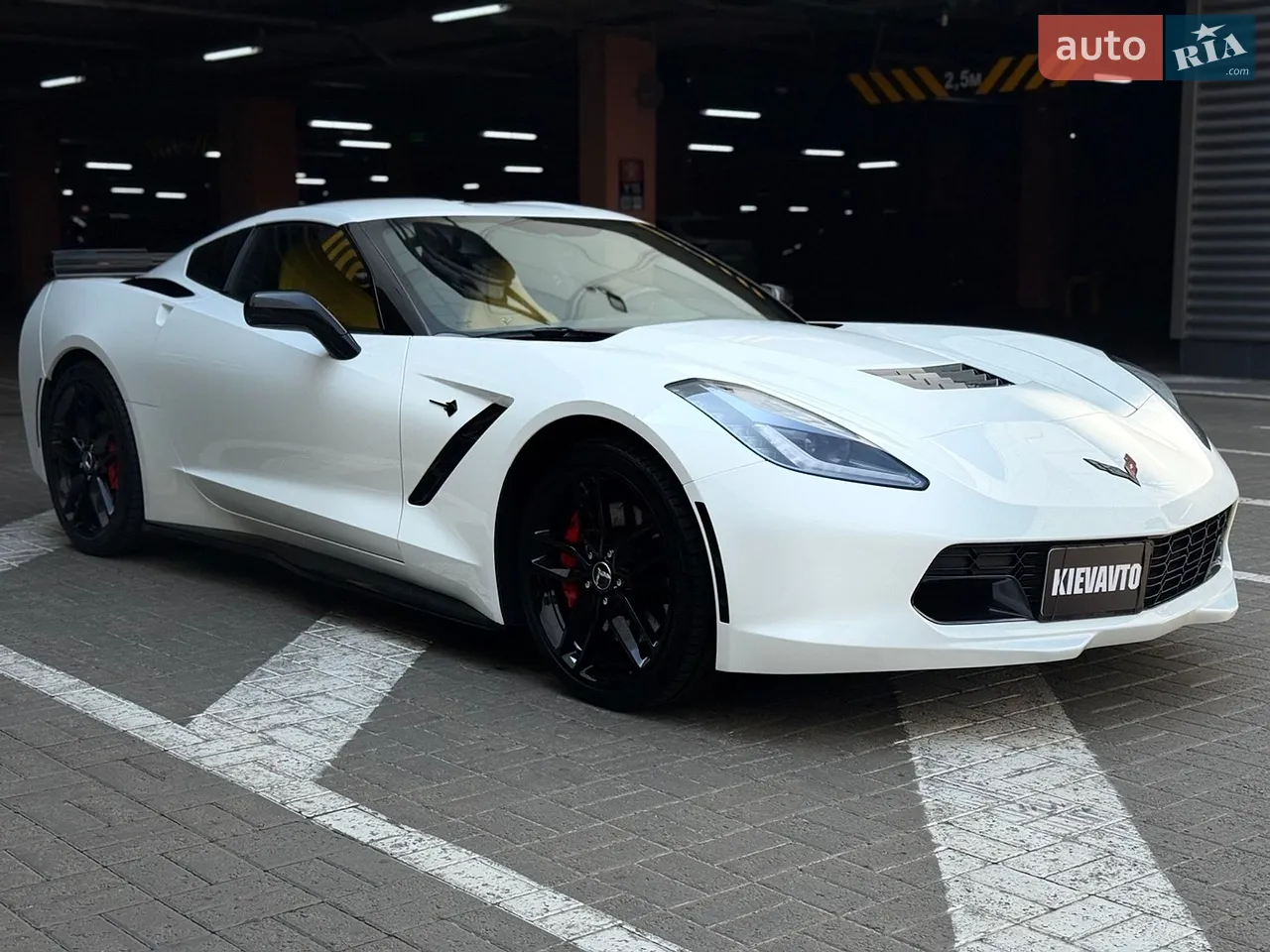 2014 Chevrolet Corvette - мініатюра 3