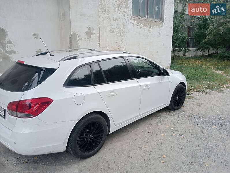 Універсал Chevrolet Cruze