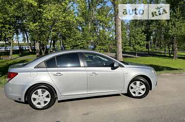 Chevrolet Cruze  2011