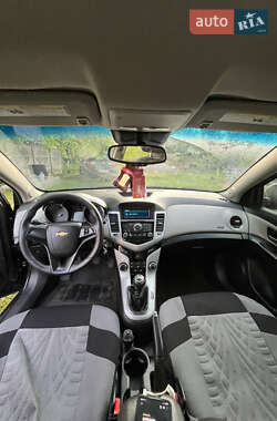 Chevrolet Cruze  2012