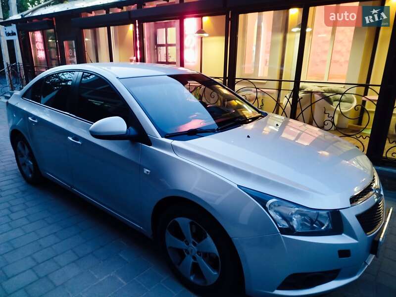 Седан Chevrolet Cruze