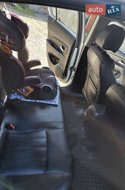 Chevrolet Cruze  2011