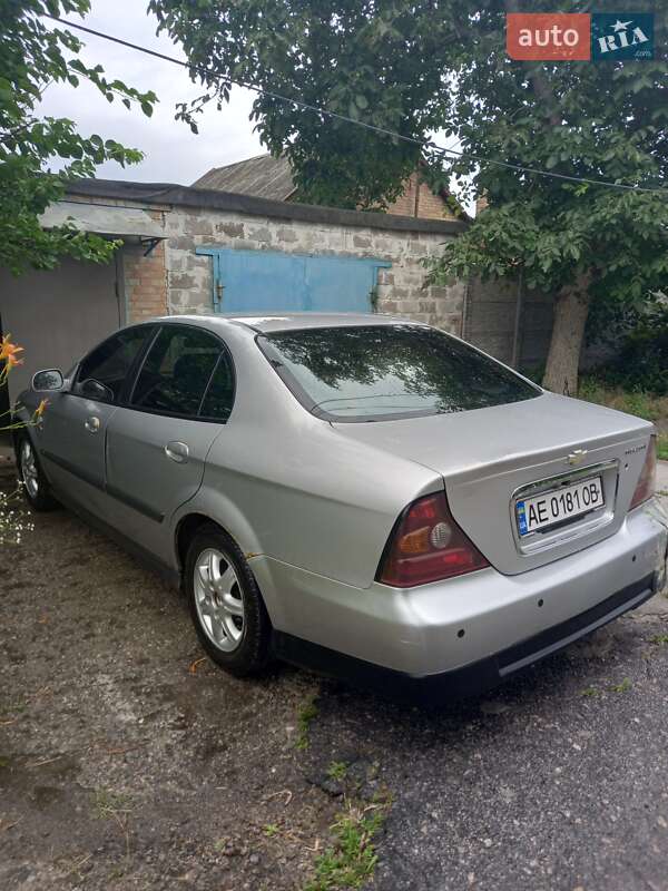 Седан Chevrolet Evanda 2005 в Никополе