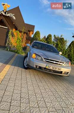 Chevrolet Evanda  2005