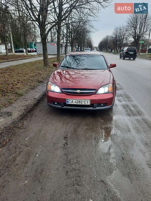 Chevrolet Evanda 2004