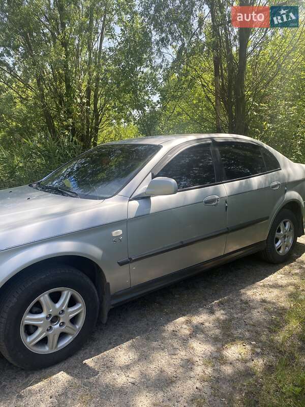 Седан Chevrolet Evanda 2005 в Шполе