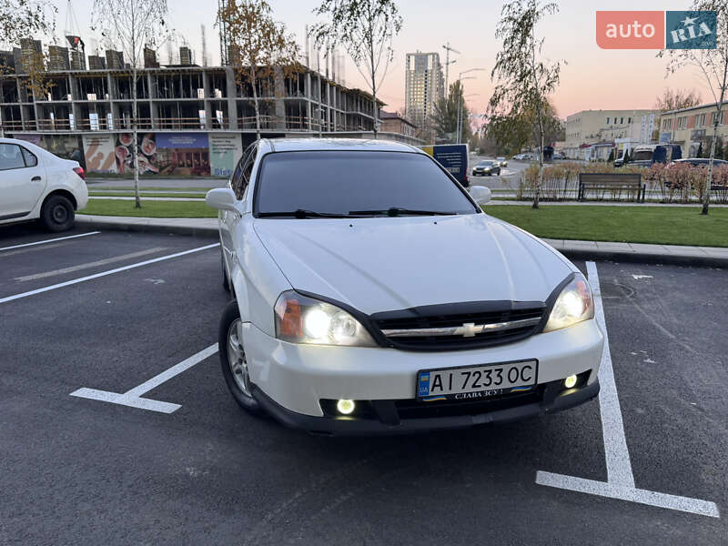 Легковые Chevrolet Evanda
