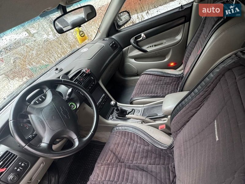 Седан Chevrolet Evanda 2005 в Чернігові