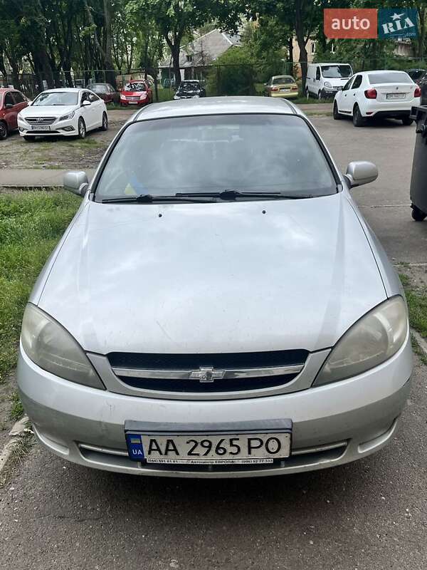 Хетчбек Chevrolet Lacetti