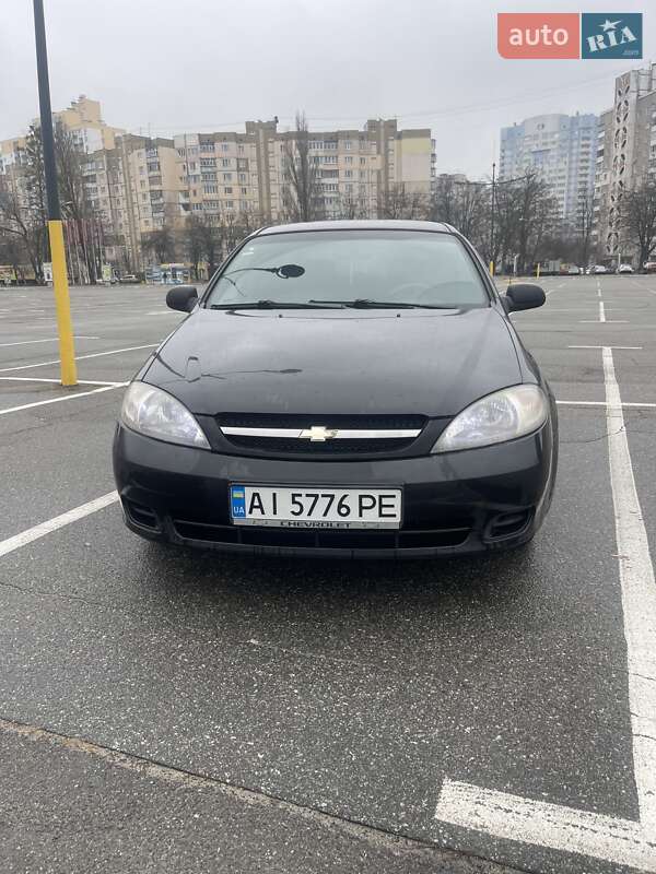 Хетчбек Chevrolet Lacetti