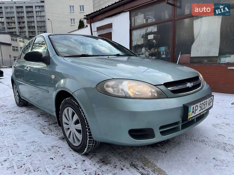 Хэтчбек Chevrolet Lacetti
