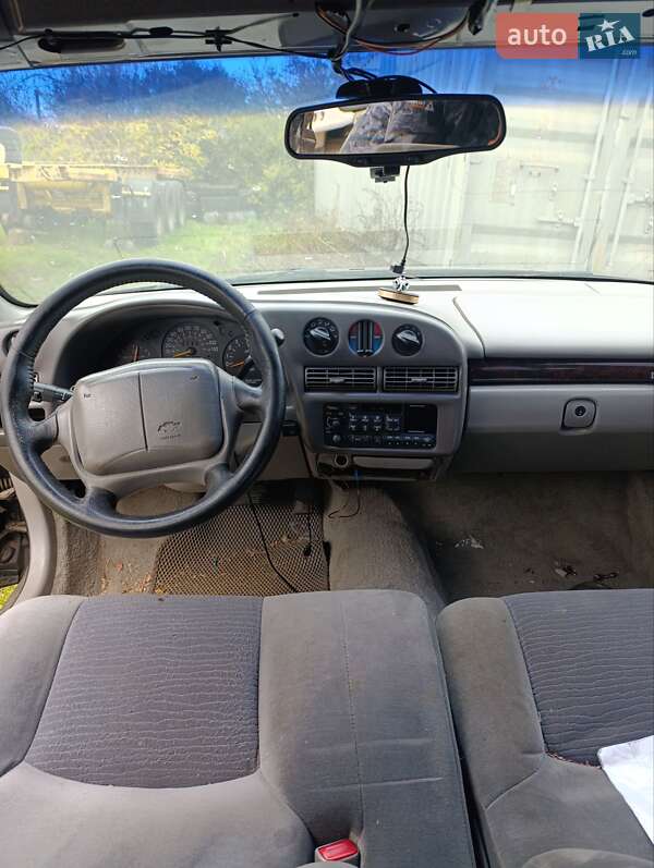 Седан Chevrolet Lumina