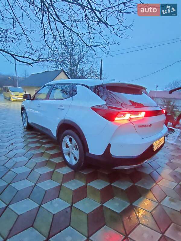 Позашляховик / Кросовер Chevrolet Menlo