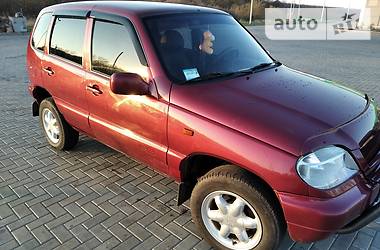 Chevrolet Niva  2004