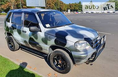 Chevrolet Niva  2004