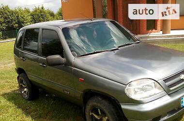 Chevrolet Niva  2005