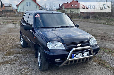 Chevrolet Niva  2005