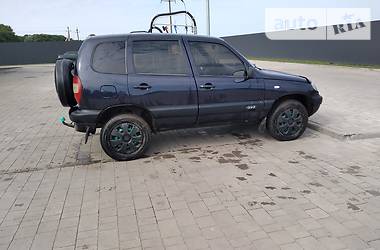 Chevrolet Niva  2005