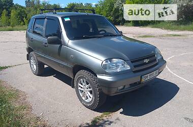 Chevrolet Niva  2005