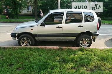 Chevrolet Niva  2004