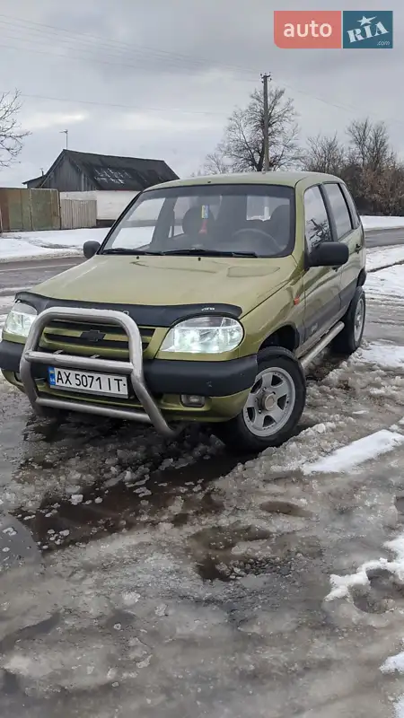 Chevrolet Niva 2004