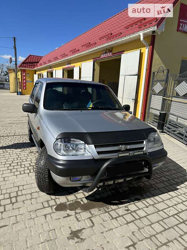 Хэтчбек Chevrolet Niva