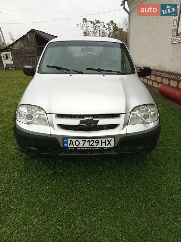 Chevrolet Niva 2011