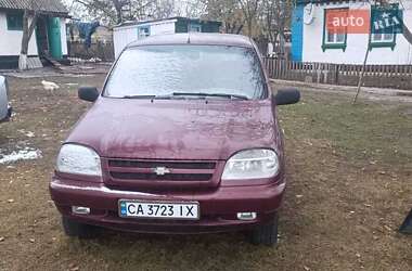 Chevrolet Niva  2005
