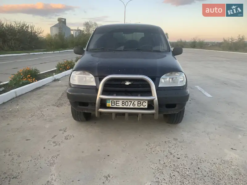 Chevrolet Niva 2004
